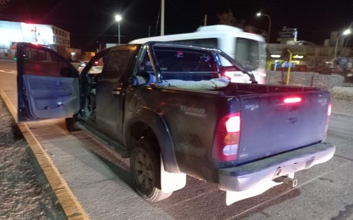 Lo encontraron durmiendo en el auto con un arma, cocaína y marihuana