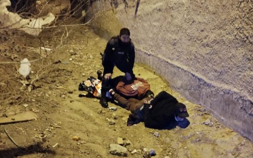 Intentaron robar un vehículo en grupo pero fueron detenidos por la Policía