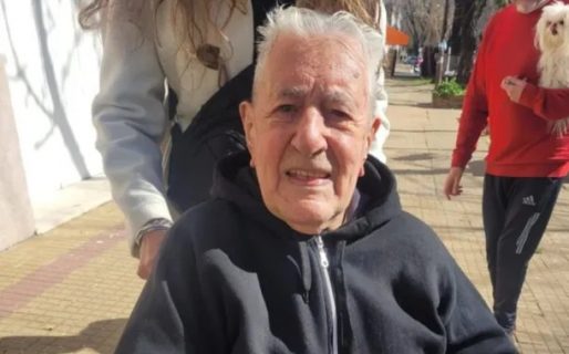 Un hombre de 102 años votó en La Plata: «No falte nunca»