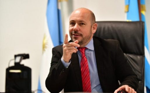 Luego de casi 3 meses sin actividad, la Legislatura sesiona para incorporar más de 100 personas al estado