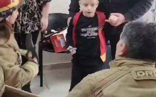 Emocionante: Marcos tuvo su última sesión de quimioterapia y fue sorprendido por los Bomberos de Comodoro