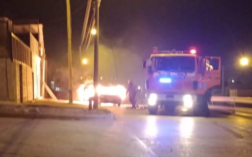 Incendiaron un auto en el Barrio Ceferino