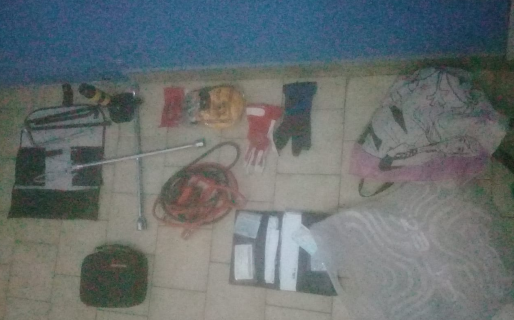 Atrapan infraganti a un joven robando elementos de una Hilux