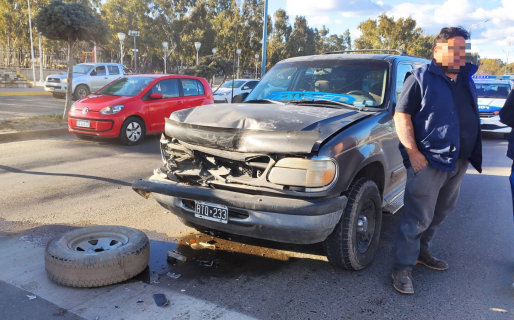Tras un choque, secuestran una camioneta por falta de seguro