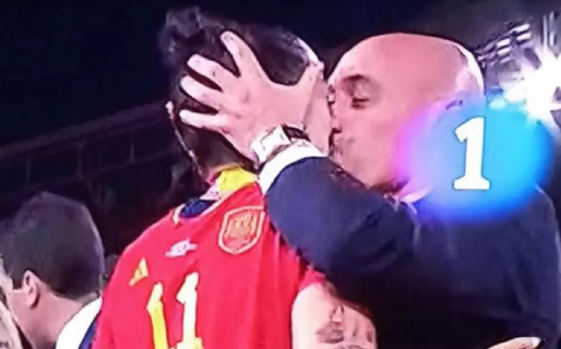 El descargo de la jugadora de la Selección de España que fue besada por el presidente de la Federación: “No me gustó”