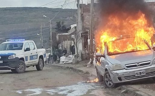 Se incendió un automóvil en barrio Máximo Abásolo