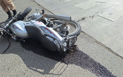 Un joven herido en otro siniestro vial con una moto implicada