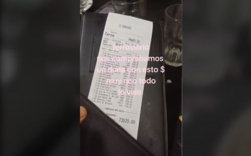 Fueron a una parrilla, gastaron $73.570 y se volvieron viral: «Nos comprábamos un Duna»