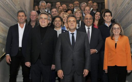 Massa le pidió a los gobernadores que ayuden a frenar a Milei: «Salgan a militar porque se quedan sin provincias»