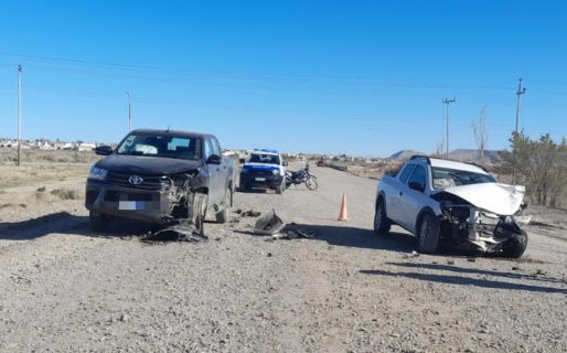 Un conductor de 75 años embistió con su vehículo a una camioneta