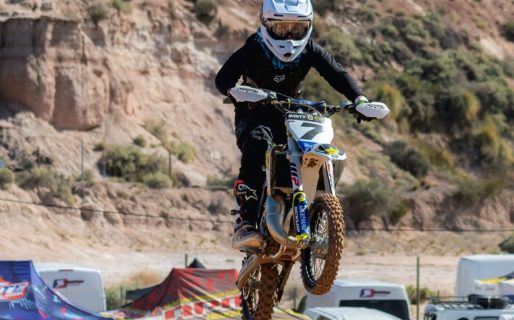 El comodorense Santino Valdebenito en lo más alto del podio del Campeonato MX Patagonia Zona Norte