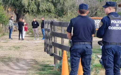 Le pegó dos tiros a su expareja, atacó con un cúter a sus dos hijos y se dio a la fuga