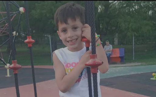 Lucio tiene 7 años, necesita operarse para no perder la vista y su familia debe comprar una costosa prótesis