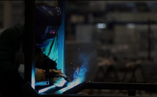 Ante el freno de industria en julio, Economía decidió destrabar parcialmente la importación de insumos