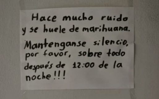Un vecino se quejó del ruido y el olor a marihuana y le respondieron