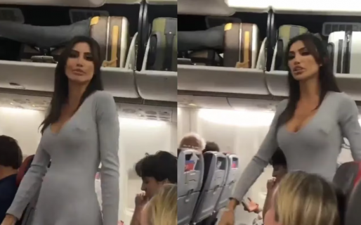 Una joven insultó a los pasajeros en un avión y la expulsaron: “Soy famosa en Instagram”
