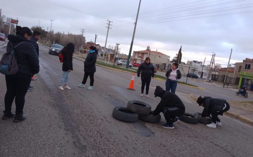 Vecinos del barrio La Floresta reclaman obras de pavimentación: “Cuando llueve quedamos aislados”