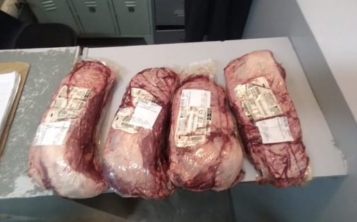 Joven arrestado por robar cuatro paquetes de carne en un supermercado
