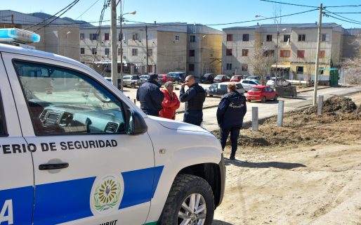 Denuncian que vecinos de Las 1008 cobran ‘peaje’ para pasar por el barrio