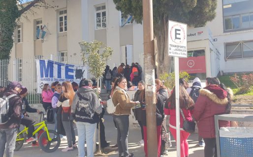 El MTE reclama alimentos en las puertas del Municipio: “Hacemos maravillas para garantizar una comida al día”