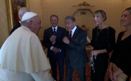 El agradable cruce entre el papa Francisco y Sylvester Stallone en el Vaticano
