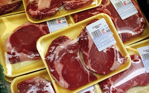 Intentó llevarse 14 mil pesos en carne sin pagar