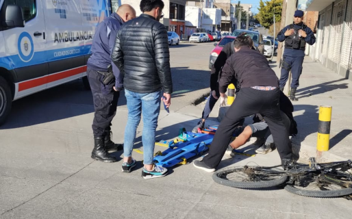 Un menor de 13 años fue atropellado cuando andaba en bici