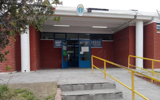 Un alumno de 16 años atacó a fierrazos a un compañero en el colegio