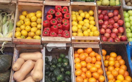 Comprar un kilo de limones cuesta casi 10 mil pesos en Comodoro