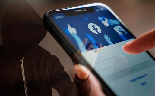 Estafaron por Facebook a una compradora de ropa y le robaron cerca de 200 mil pesos