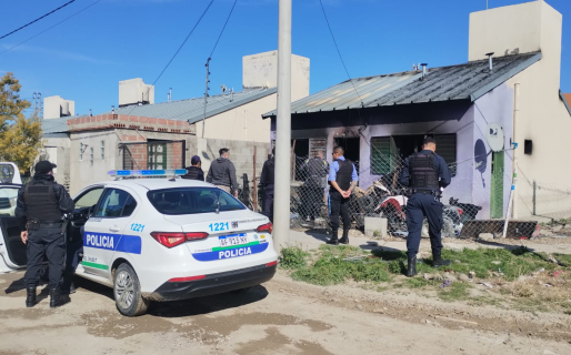 Un hombre falleció en un incendio tras un accidente arreglando su moto