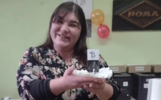 Cumplió 15 años en la empresa y le hicieron una fiesta «de quince» inolvidable