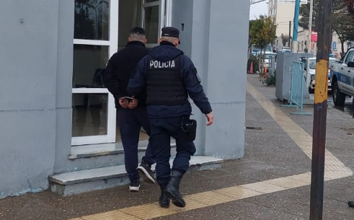 Una pelea pública acabó con detenido que tenía pedido de captura