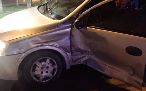 Conducían ebrios y chocaron en el cruce de las avenidas Kennedy y Rivadavia