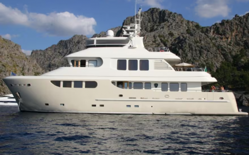 “Bandido”: así es el yate en el que Martín Insaurralde paseó con Sofía Clerici