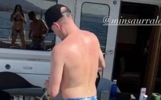 En plena campaña Insaurralde se mostró en un yate de lujo en el Mediterráneo con su nueva novia