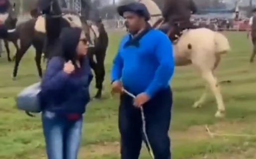 Atacaron a rebencazos a activistas que protestaban contra el maltrato animal en una jineteada