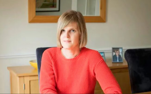 Le operaron los genitales masculinos, sus padres la anotaron como mujer y a los 22 años descubrió su historia