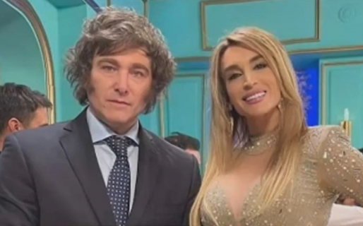 Un acolchado manchado, una foto y la teoría perros: el plan de Fátima para dejar bien «parado» a Milei