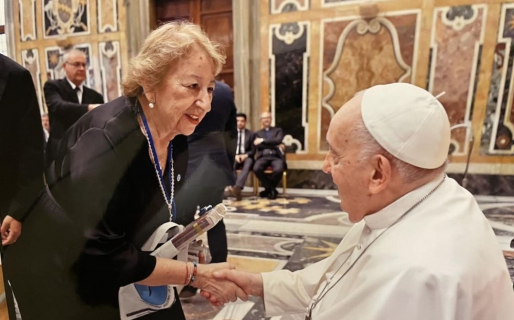 La rectora de la UNPSJB fue recibida por el Papa Francisco