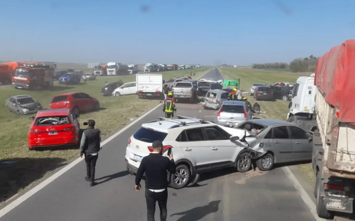 «Nunca antes visto»: Una tormenta de viento provocó el choque de 40 autos
