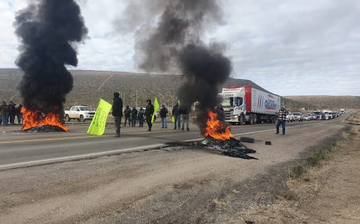 UOCRA mantiene un corte de ruta por despidos en la obra de la doble trocha Comodoro – Caleta Olivia