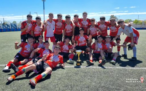 Huracán arrasó y es campeón regional