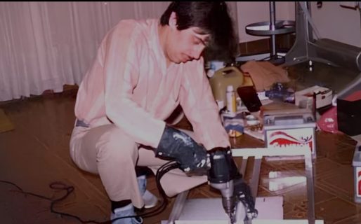 La historia del joven que construyó el primer auto solar argentino hace 35 años: “Lo armé en el living”
