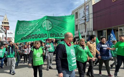 ATE se movilizó en el centro en reclamo de mejoras salariales: “Hay una canasta de 250 mil pero los sueldos no están ni cerca de esos números”
