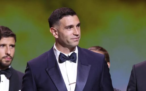 Dibu Martínez fue elegido el mejor arquero del mundo y entró en la historia