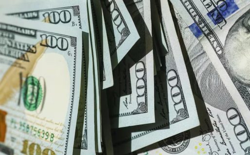 El dólar blue se dispara a $945 y la brecha alcanza niveles récord