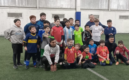 Una escuela de arqueros de Comodoro busca sostenerse para seguir formando a los chicos