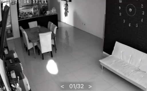Un ‘fantasma’ activó la alarma de movimiento de una casa y fue grabado por las cámaras de seguridad