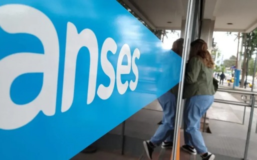 Bono de $20.000 para estudiantes en octubre: ¿qué requisitos hay que cumplir y cómo anotarse?